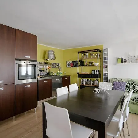 Cantu 29 - The House Of Travelers Apartment Como
